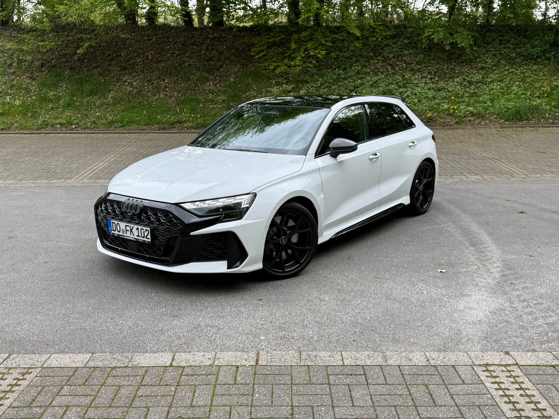 Fahrwerk Autovermietung - Audi RS3